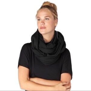 BEYOND‎ YOGA Pocket Infinity Scarf, Deep Grey NEW with Tag